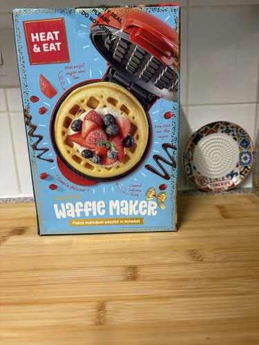 Heat eat mini waffle maker - heat, &